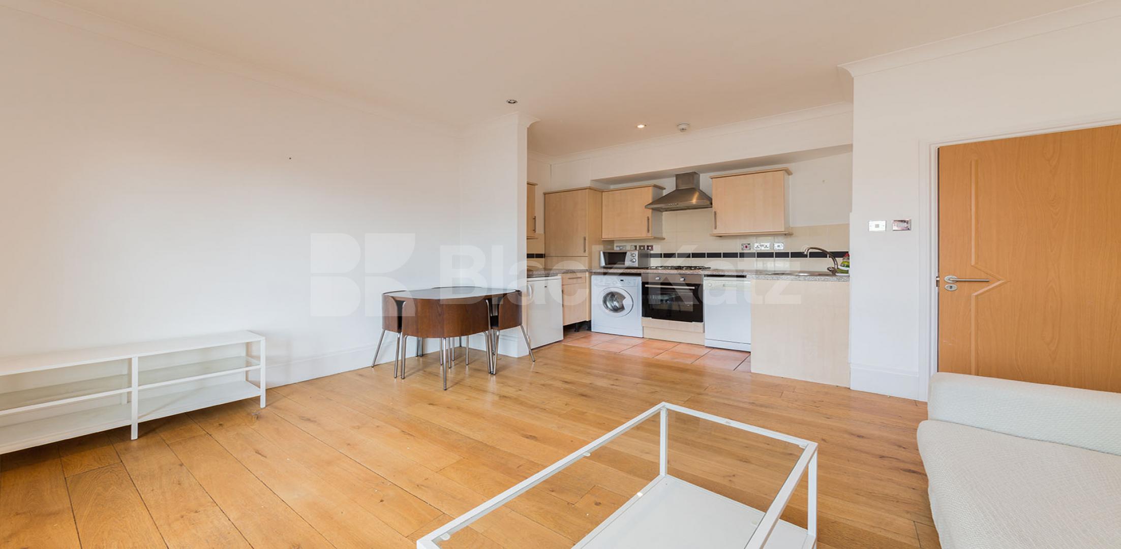 			FANTASTIC 1 BED IN A WELL MAINTAINED BUILDING, 1 Bedroom, 1 bath, 1 reception Flat			 Bridport Place , ISLINGTON-SHOREDITCH PARK 